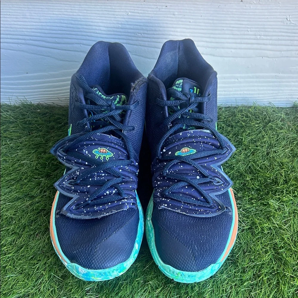 Nike‎ Men's Dark Blue and Bright Green Athletic Shoes